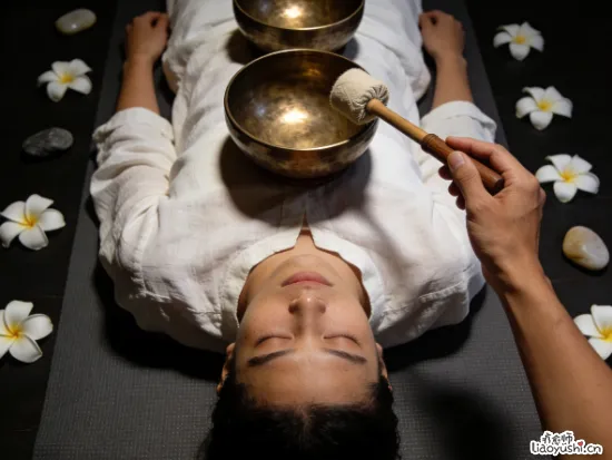 我花钱去被人用碗敲了一顿，结果爽到不想回家！