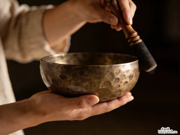 别让故事绑架了你的耳朵，选一只只为你歌唱的颂钵