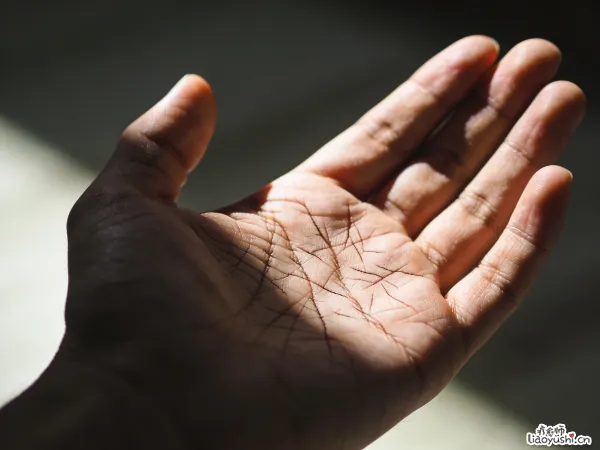 承诺一分钟平复情绪，像极了那些不靠谱的速成班